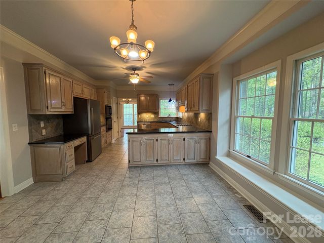 27 Mountain Lake Drive, Hendersonville, NC 28739