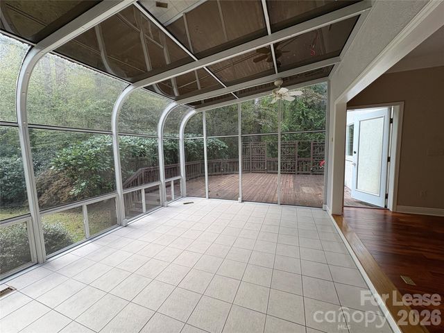 27 Mountain Lake Drive, Hendersonville, NC 28739