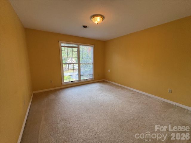 27 Mountain Lake Drive, Hendersonville, NC 28739