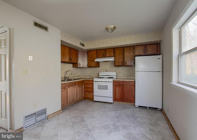 535 SAINT MARYS DR, Steelton, PA 17113