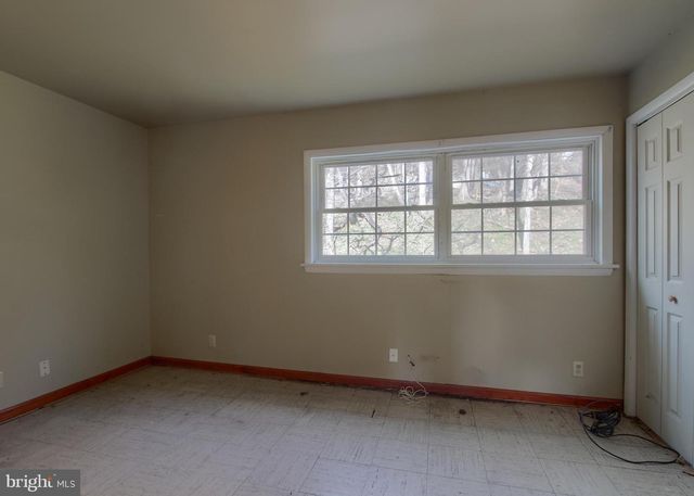 535 SAINT MARYS DR, Steelton, PA 17113