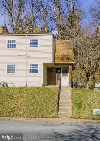 535 SAINT MARYS DR, Steelton, PA 17113