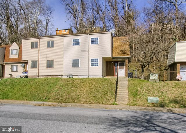 535 SAINT MARYS DR, Steelton, PA 17113