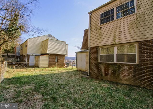 535 SAINT MARYS DR, Steelton, PA 17113