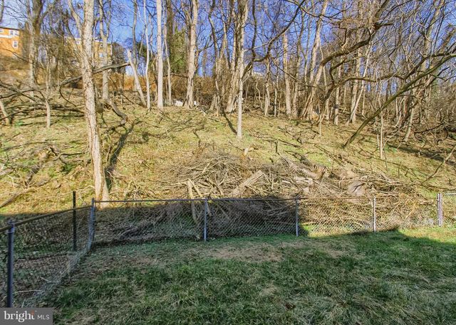 535 SAINT MARYS DR, Steelton, PA 17113