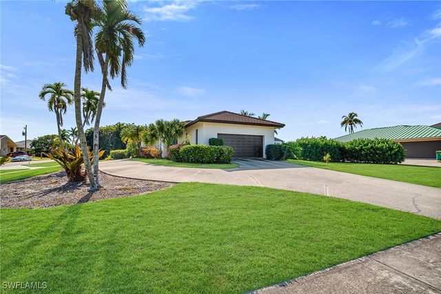 190 Dan River CT, Marco Island, FL 34145