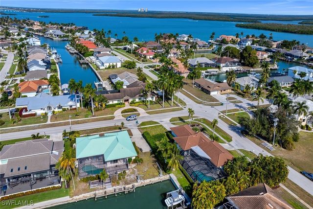 190 Dan River CT, Marco Island, FL 34145