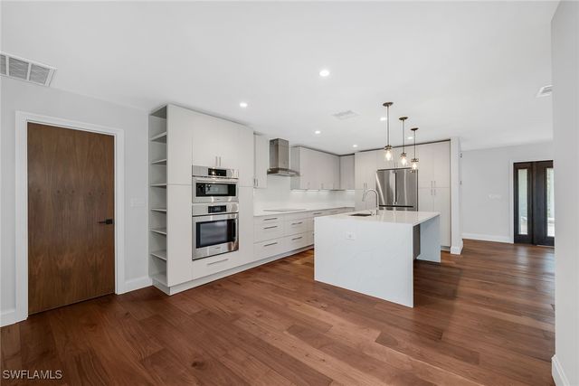 190 Dan River CT, Marco Island, FL 34145