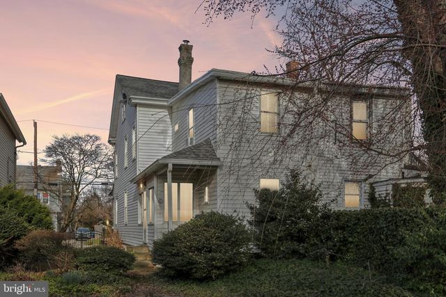 517 CROWN ST, Morrisville, PA 19067