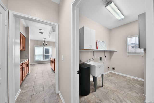 9427 KEEGANS WOODS DR, San Antonio, TX 78254