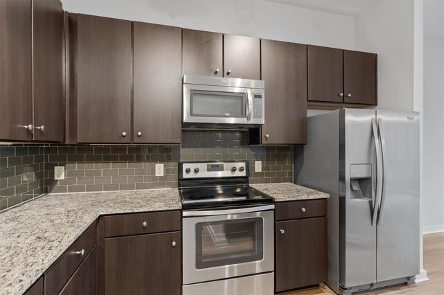 1900 Barton Springs RD 2027, Austin, TX 78704