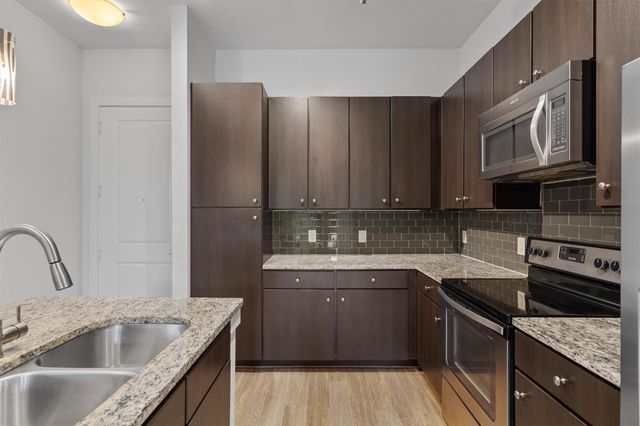 1900 Barton Springs RD 2027, Austin, TX 78704