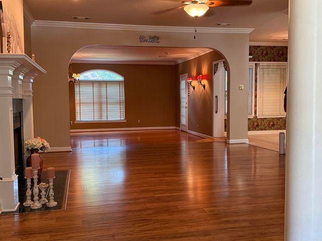 981 Colonial Drive, Jacksonville, AR 72076