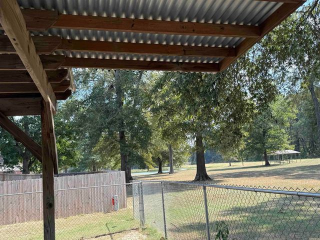981 Colonial Drive, Jacksonville, AR 72076