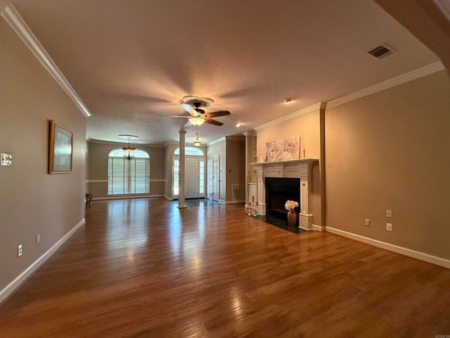 981 Colonial Drive, Jacksonville, AR 72076