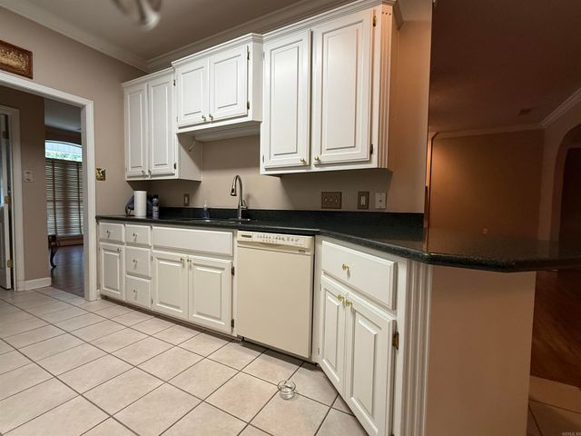 981 Colonial Drive, Jacksonville, AR 72076