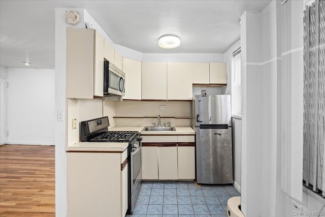 67-30 Clyde Street 6G, Forest Hills, NY 11375