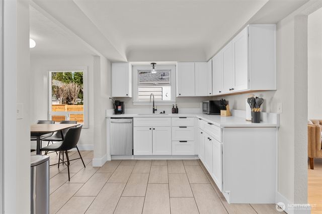 8731 13th Avenue NW, Seattle, WA 98117