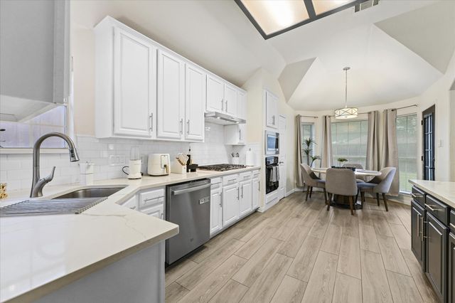 1040 Essex Drive, Cedar Hill, TX 75104