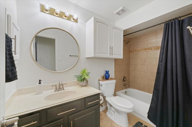 1040 Essex Drive, Cedar Hill, TX 75104