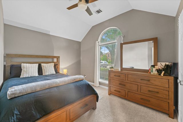1040 Essex Drive, Cedar Hill, TX 75104