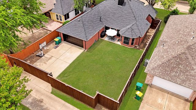 1040 Essex Drive, Cedar Hill, TX 75104