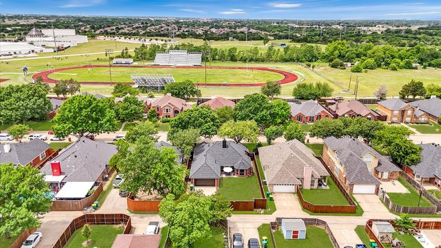 1040 Essex Drive, Cedar Hill, TX 75104