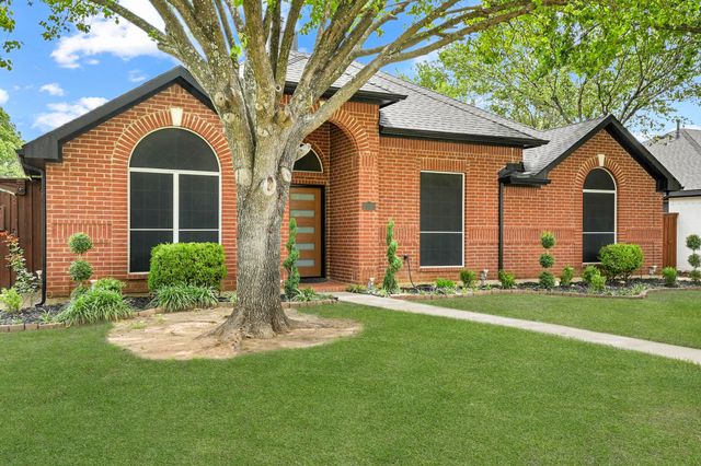 1040 Essex Drive, Cedar Hill, TX 75104