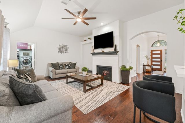 1040 Essex Drive, Cedar Hill, TX 75104