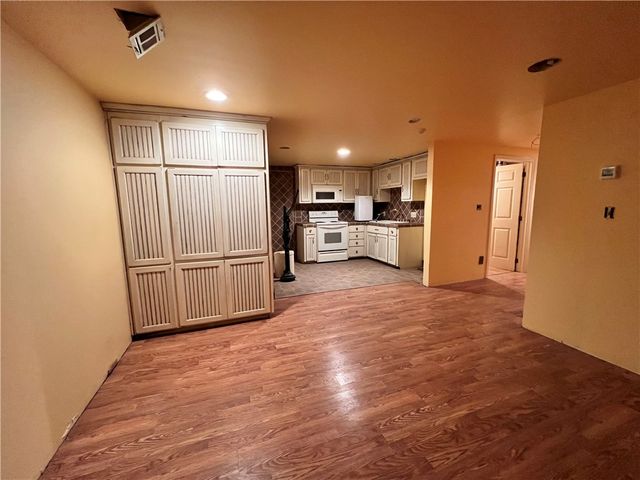 10836 Bray Road, Elkins, AR 72727