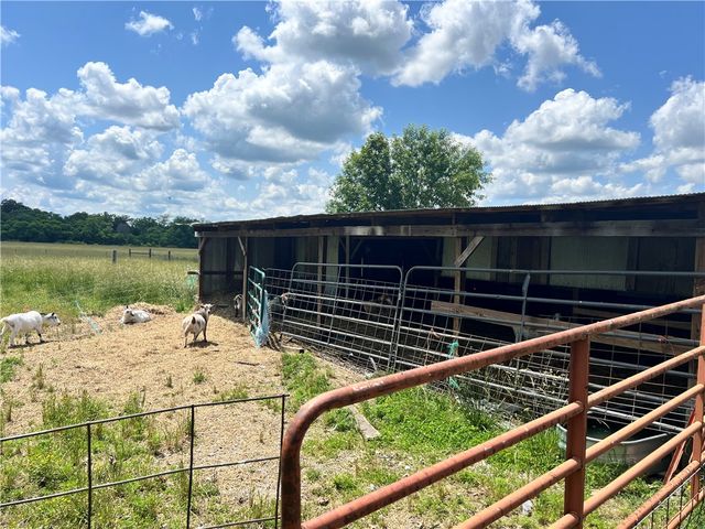 10836 Bray Road, Elkins, AR 72727