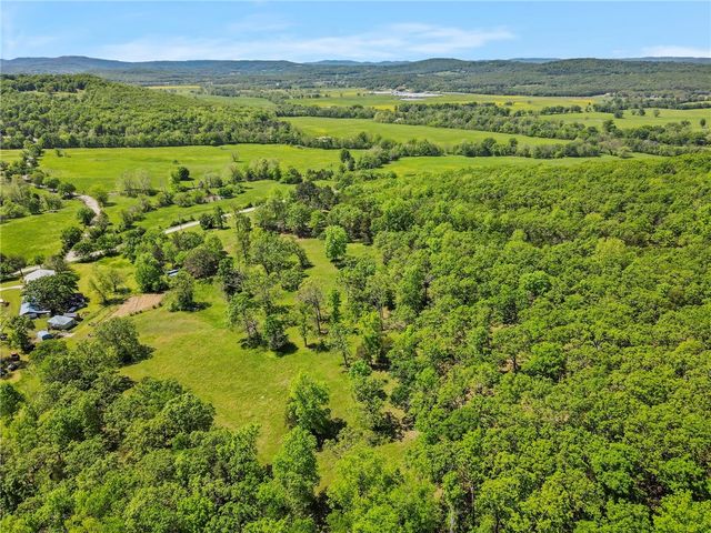 10836 Bray Road, Elkins, AR 72727