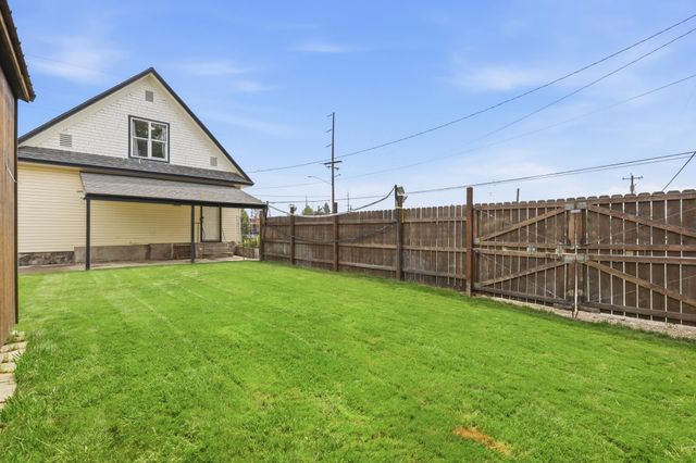 2403 N Perry St, Spokane, WA 99207