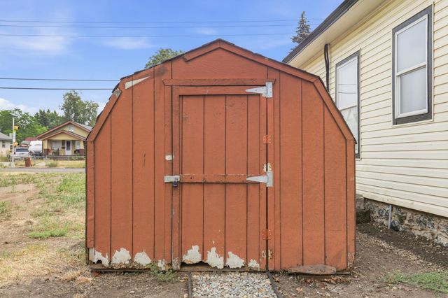 2403 N Perry St, Spokane, WA 99207