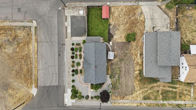 2403 N Perry St, Spokane, WA 99207