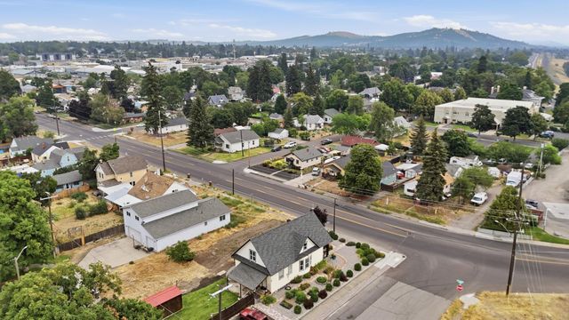 2403 N Perry St, Spokane, WA 99207