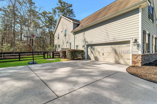 4 Dovetree Ln, Bluffton, SC 29910