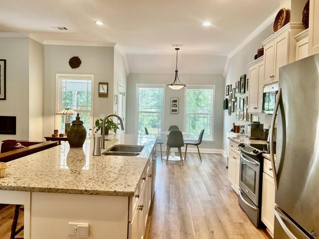 200 Wilsons Creek Bend, Bonaire, GA 31005