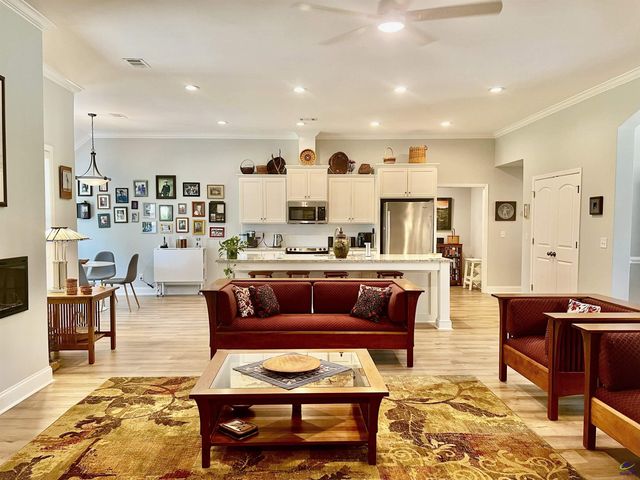 200 Wilsons Creek Bend, Bonaire, GA 31005
