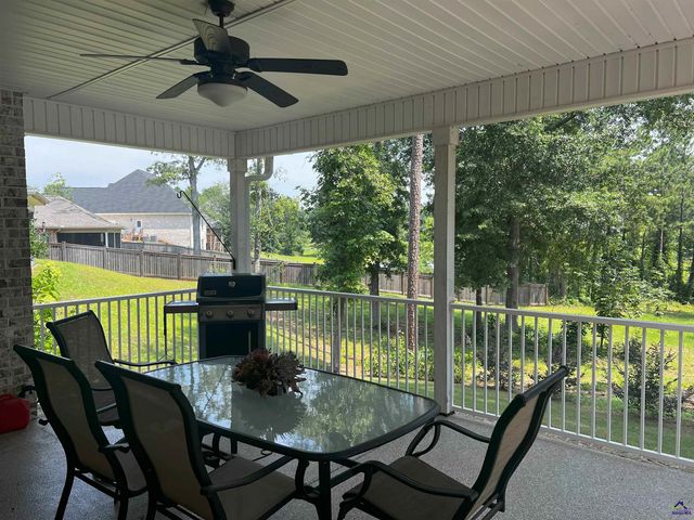 200 Wilsons Creek Bend, Bonaire, GA 31005