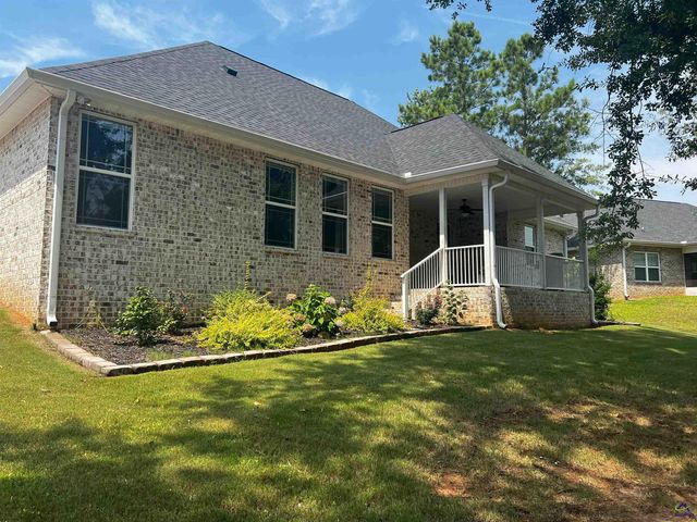 200 Wilsons Creek Bend, Bonaire, GA 31005