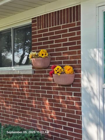29651 Fairfield Drive, Warren, MI 48088