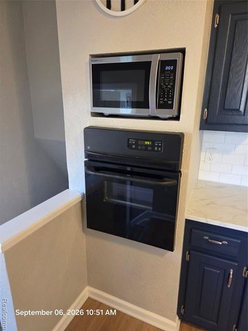 29651 Fairfield Drive, Warren, MI 48088