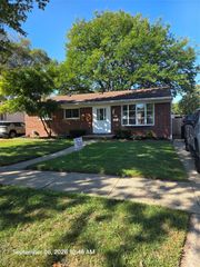 29651 Fairfield Drive, Warren, MI 48088