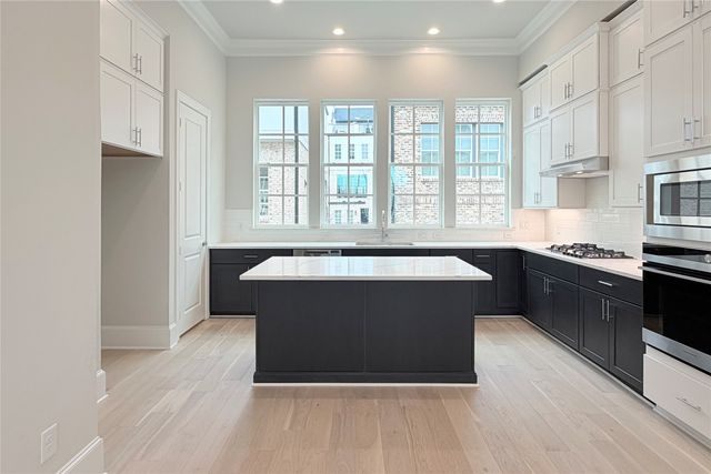 4613 Greenborough Lane, Dallas, TX 75219