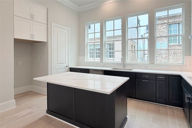 4613 Greenborough Lane, Dallas, TX 75219