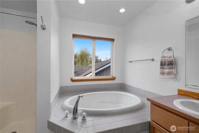 5464 Park Place Loop SE, Lacey, WA 98503