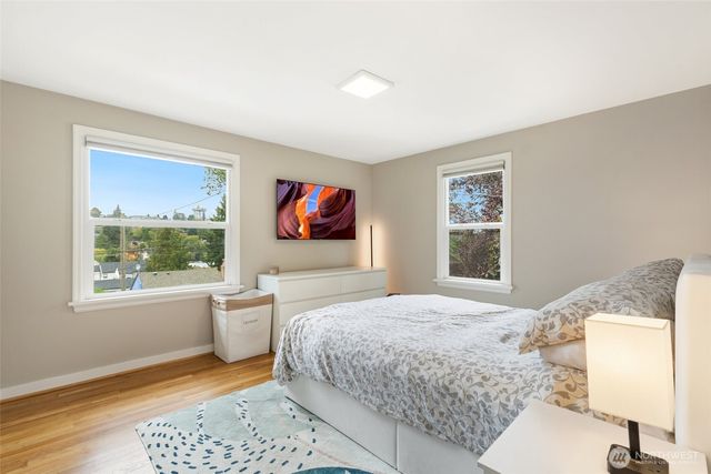 3008 31st Avenue W, Seattle, WA 98199