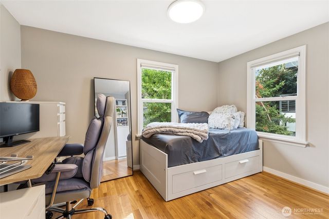 3008 31st Avenue W, Seattle, WA 98199