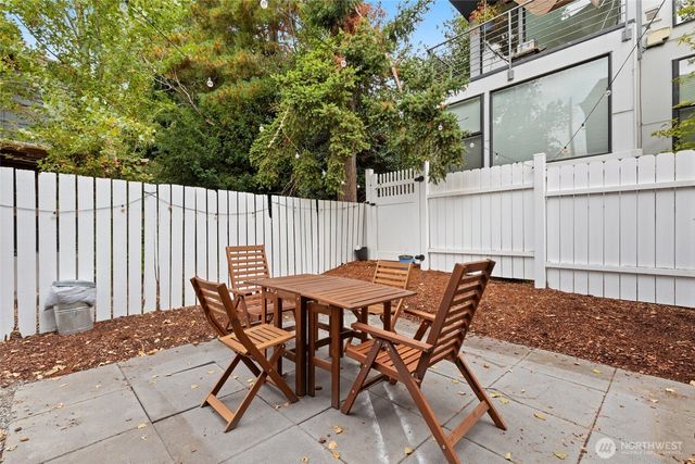 3008 31st Avenue W, Seattle, WA 98199